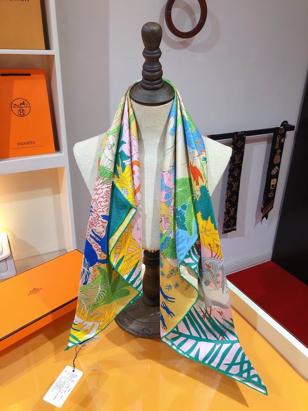 Hermes  silk scarf 90X90cm E06 (10)